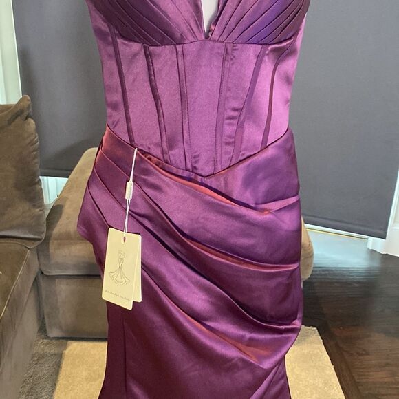 Women’s Purple Mermaid Full Length Formal Dress Small Train Leg Slit Size M NWT - Picture 4 of 12